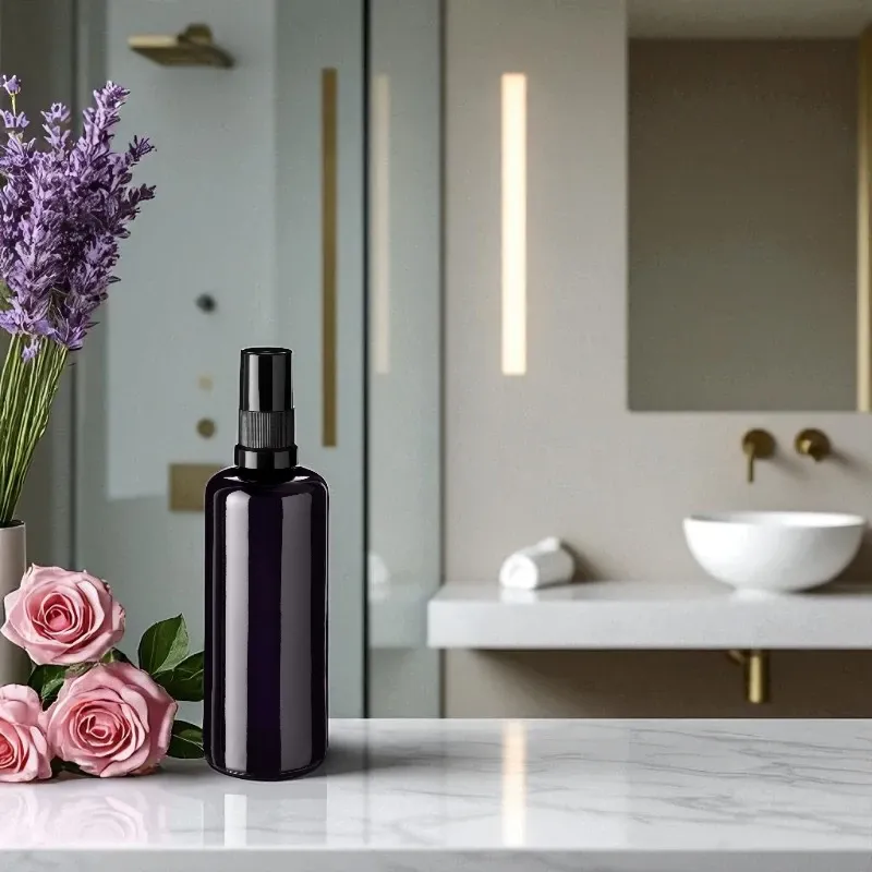 Spray de 30 ml en verre violet photonique pour préparation fait maison avec des roses