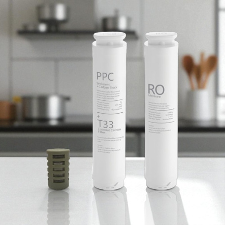 OSMOSEUR DOMESTIQUE SUR PLAN DE CUISINE TRAVAIL, EAU PURE